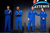 첩보작전 뺨친다, <br>NASA 우주인 선발
