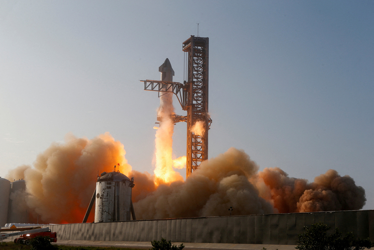 스페이스X, NASA 출신 영입 <br>유인 우주비행 분야 권위자