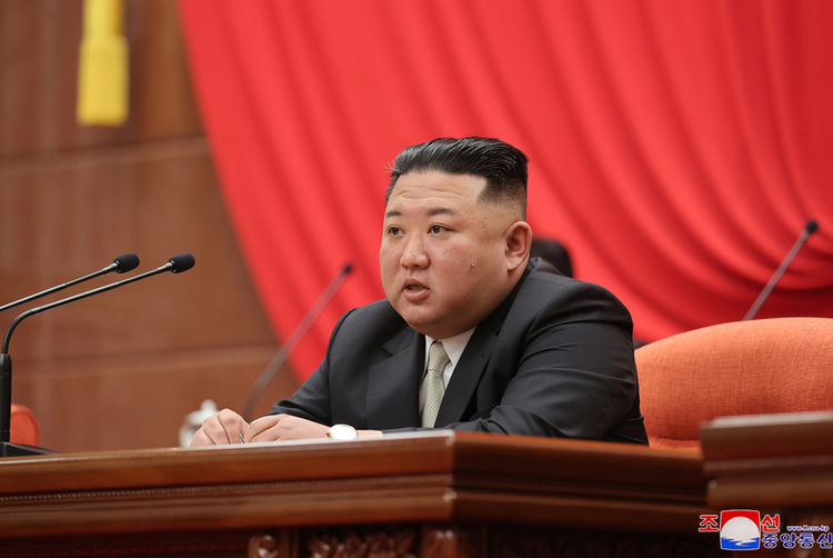 누리호 보고 다급했나, <br>김정은 재촉에 서둘렀나
