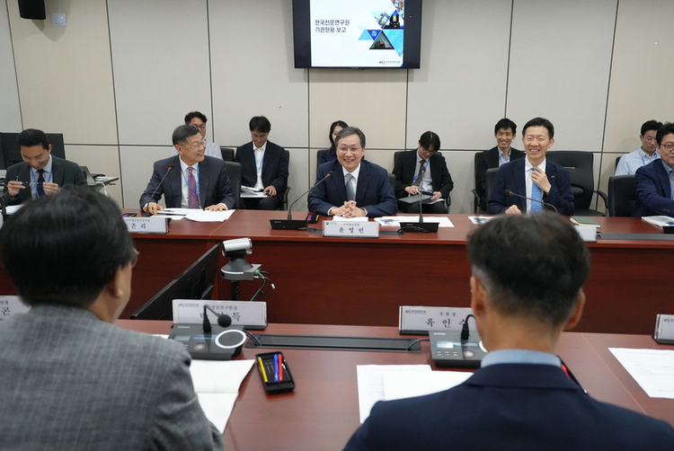 우주청-천문연, <br>'우주탐사 영토 확장' 등 정책 논의