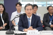 업계 "특성맞는 정책자금 지원"<br>윤 청장 "개발-제조 역량 입증"