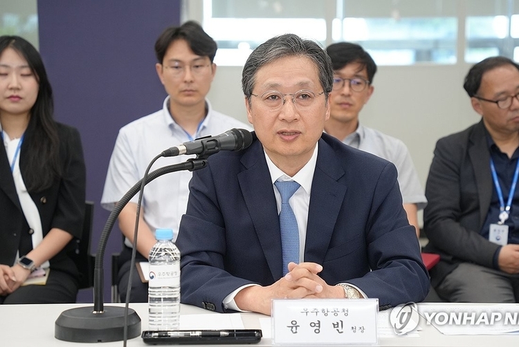 업계 "특성맞는 정책자금 지원"<br>윤 청장 "개발-제조 역량 입증"