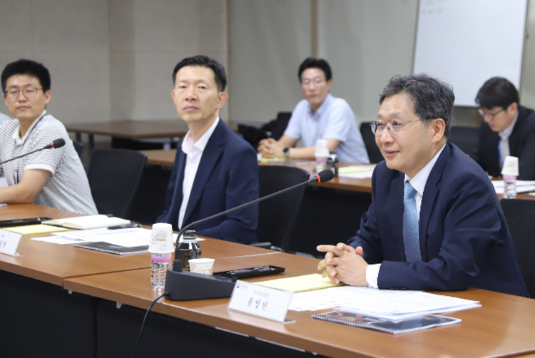 천문연 찾은 우주청장 "연구몰입 환경, 연내 제도 마련"